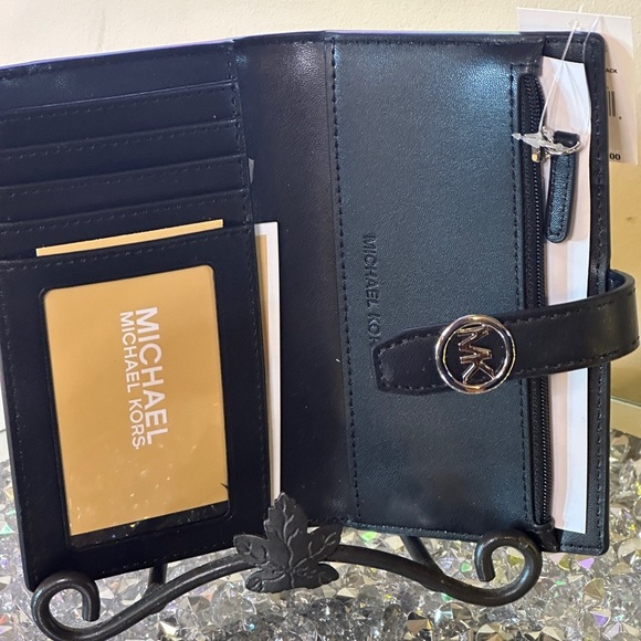 NWT - Michael Kors Greenwich Medium Zebra Snap Wallet. Retail $258.00 - Picture 3 of 4